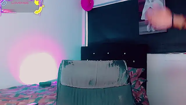 Kendall_hornyy webcam