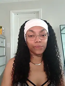 butterflybootyy live sex cam