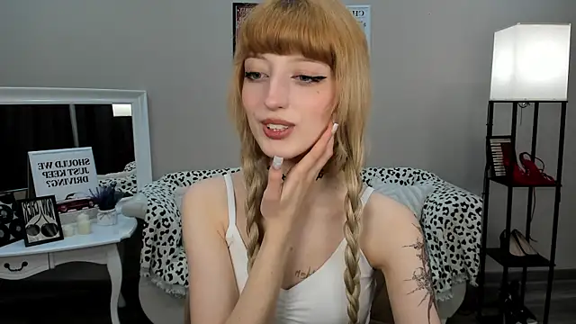 MistyMarlo webcam