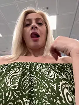 HOTLadyluna webcam