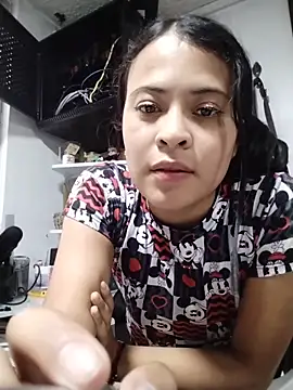 LITTLE-NESSA webcam