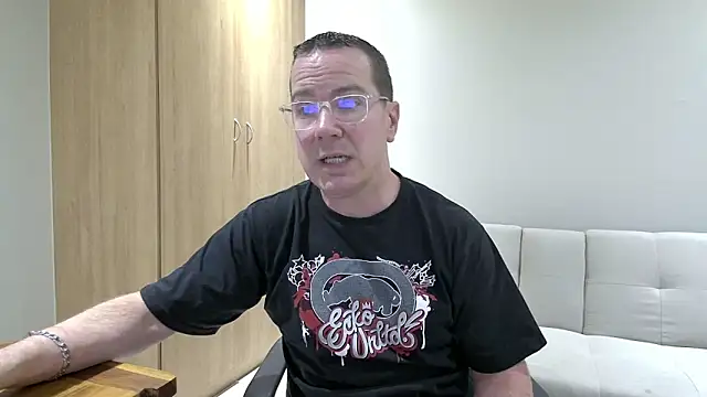 BrettJ81 webcam