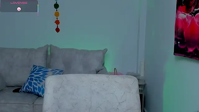 Sara_Charmy webcam