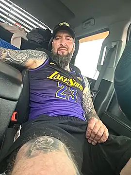 beardedtattood (Ask my age) - Get me horny as fuck
