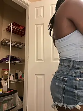 thechocolatepeach webcam