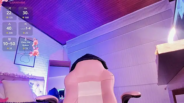 _abby_23_ (Ask my age) - 🎇SPANK MY ASS X 10🎇