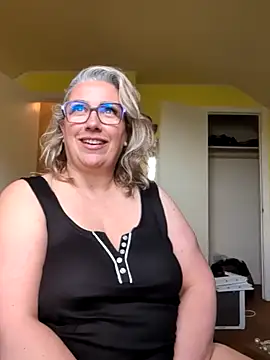 Canadian_BBW Live Webcam on Stripchat