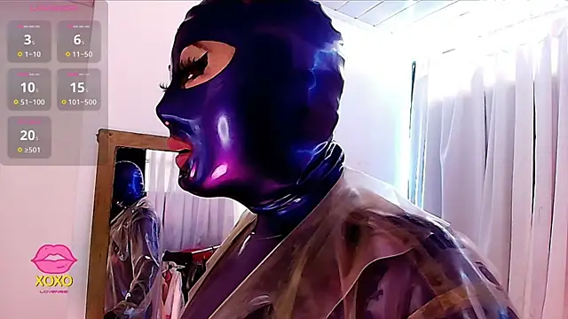 LatexDevil_Blondie webcam