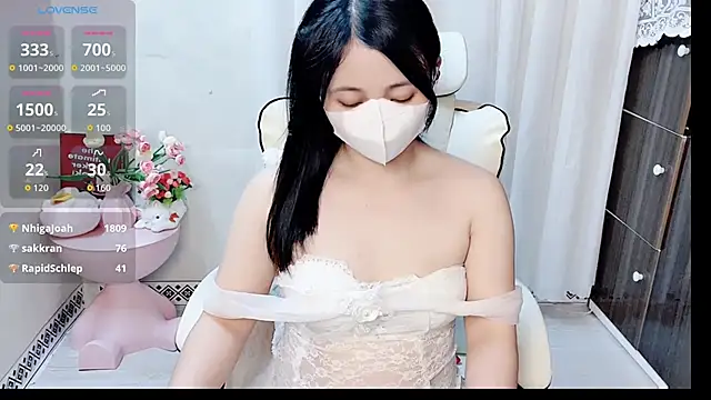 Clover_Nhi webcam