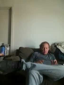 yourMasterisBored webcam