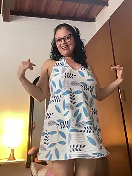 Webcam Model (Sharongirl07)  is live.Free join now!