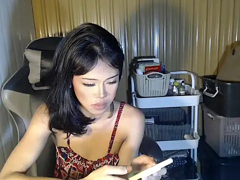 urcurlydiva webcam