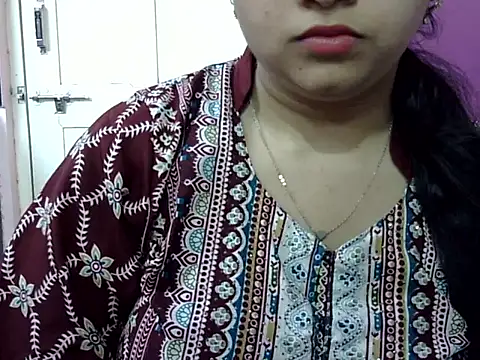 Cute_Aliyaa webcam