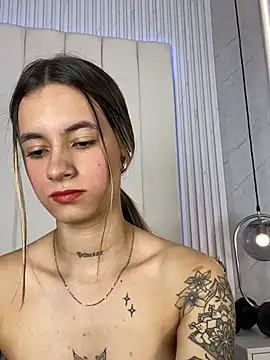 Webcam Model (JuliaColemann)  is live.Free join now!