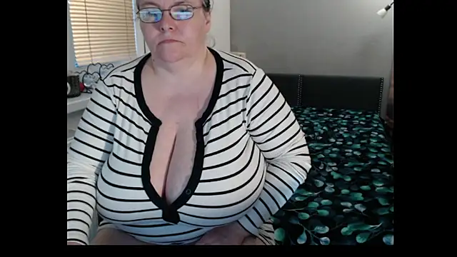 Sweetboobs webcam