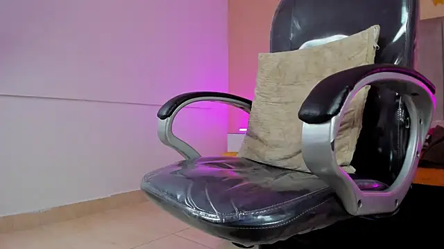 Nascary_Fox webcam