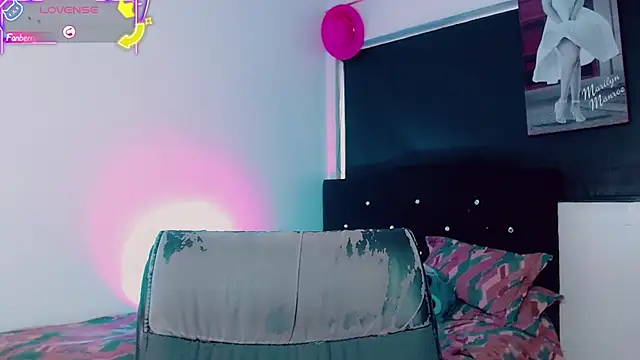 Kendall_hornyy webcam