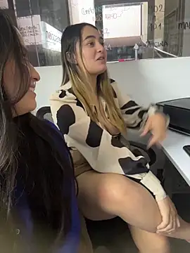 Antonella_Julieta webcam