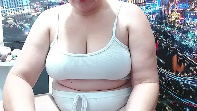 tila_nastyy webcam