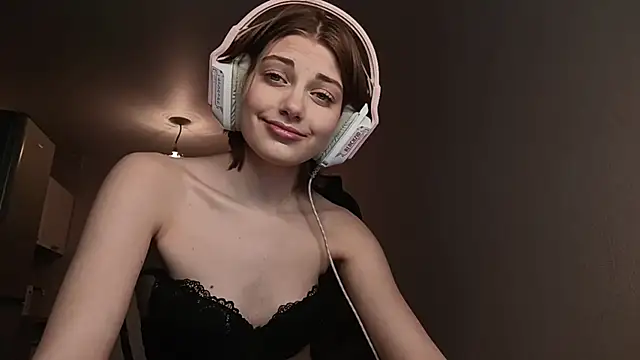 LinaFlamie webcam
