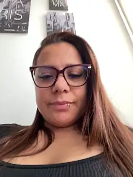 Pretty__Milf webcam