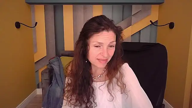 EllaLong webcam