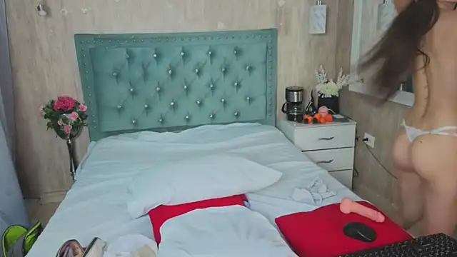 Miia_Velvett webcam