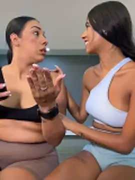 SAMY_AND_ARI webcam