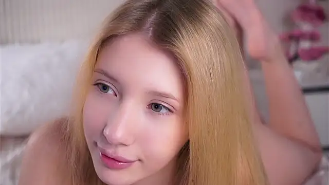 SunnivaCovil live sex cam