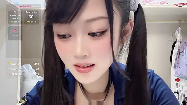美女yueyue2003在线直播