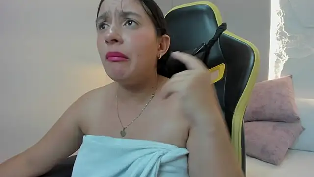 kira_relish webcam