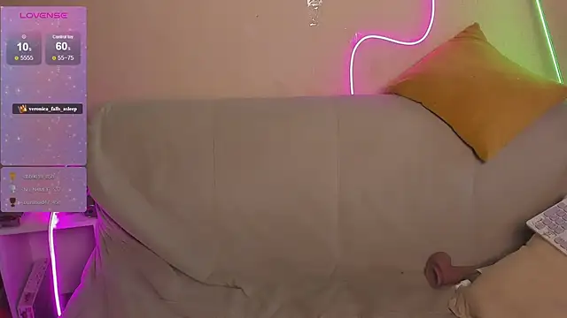 simona_rain (T young) - suck dildo 2 min