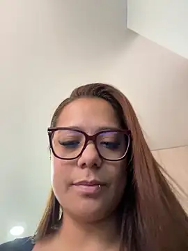 Pretty__Milf webcam