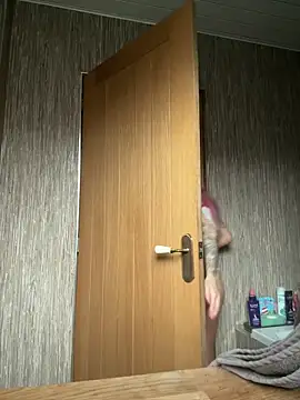 milssweetx (F teen) - play with boobs 3 mins 👅