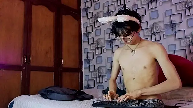 twink_sebas7 (M twink) - Jerking faster my cock + rubing ass