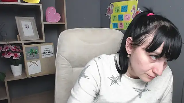 NinaFlawlees webcam