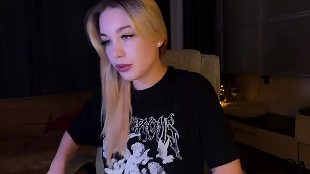 ariashaa webcam