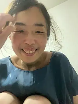 hanaworld Stripchat cam model