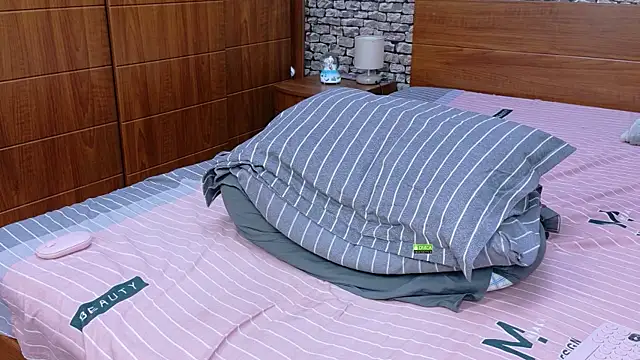 CuteBlondeMe webcam