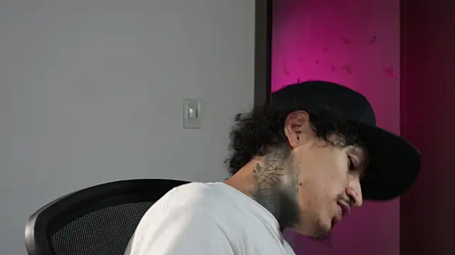 trieone webcam