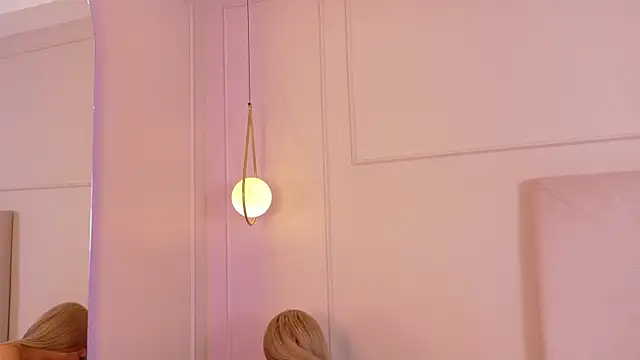Darlyn_tenderhot__ webcam