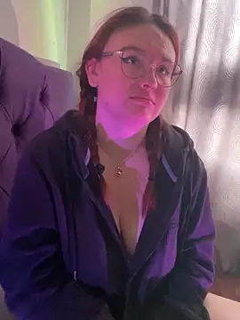 AliaMiller_ webcam