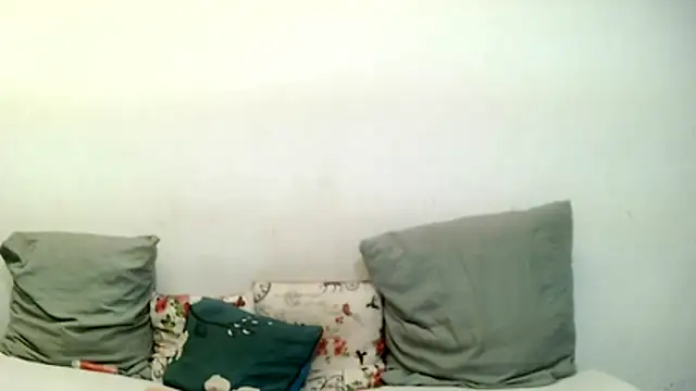 BrunetteNaomi8 webcam