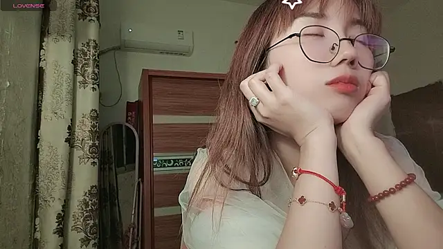 Lili_666 webcam