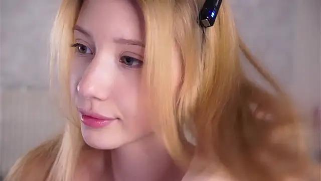 sunnivacovil (F teen) - 🌺Play with my tities close up🌺