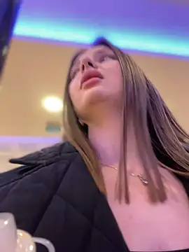 krismagnoly (F young) - MAKE MY PUSSY WET AND HAPPY IN PUBLIC