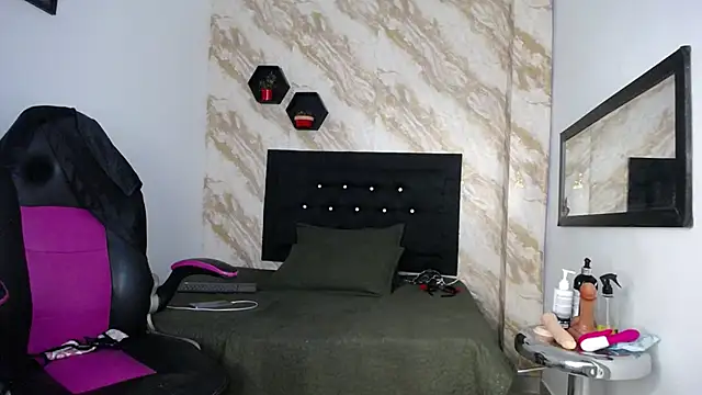 issa__love webcam