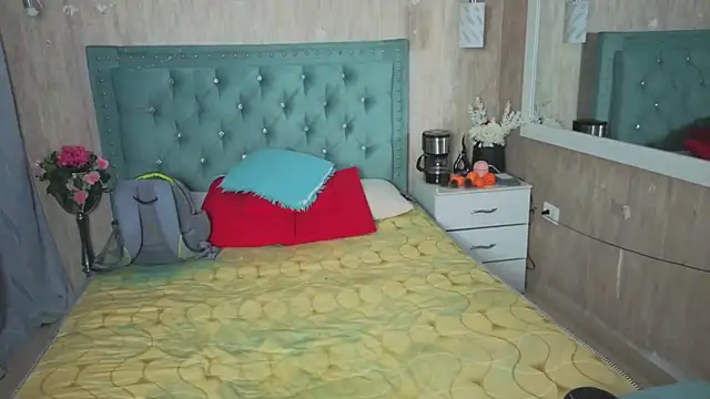Miia_Velvett webcam