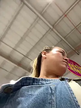 danielavegax (G young) - PLUG ANAL DADY😝😝🍑
