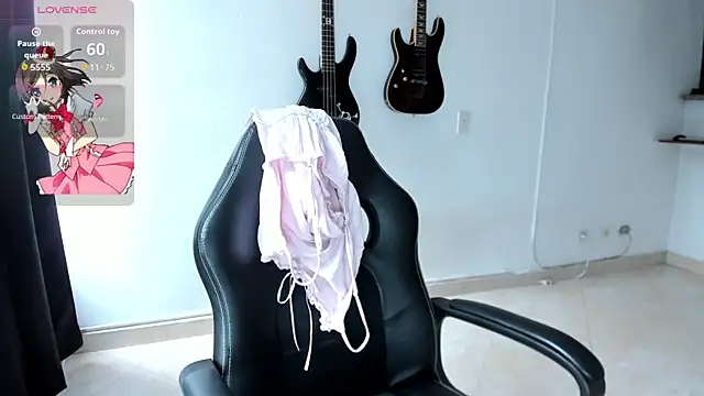 Pervyangell live sex cam